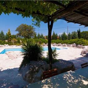 5 Bedroom Istrian Villa Estate with Large Pool and Gardens near Barban, Sleeps 12